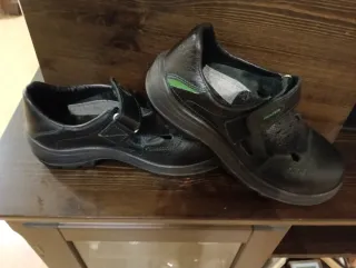 Zapatos de seguridad Panter negros y verdes