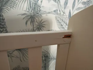 Cuna de madera para bebé