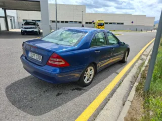 Mercedes-Benz Clase C 2004