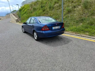 Mercedes-Benz Clase C 2004