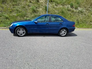 Mercedes-Benz Clase C 2004