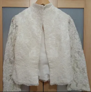 Chaqueta de boda con pedrería