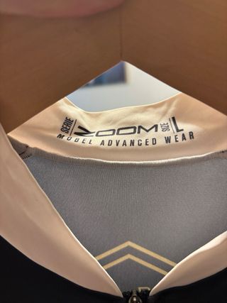 Equipación Ciclismo Mobel Negra y Blanca