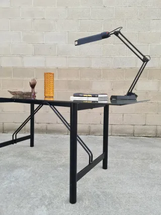 Mesa de estilo Postmoderno. Vintage, 90s.