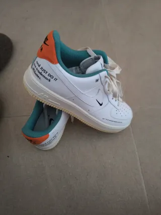 Nike Air Force 1 LV 8s