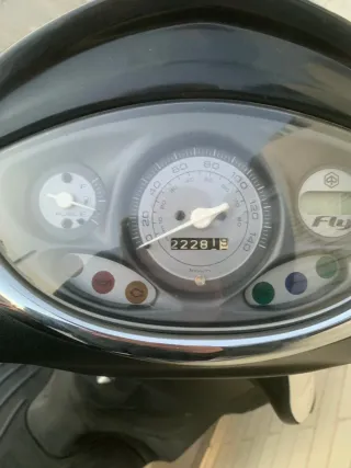 Piaggio Fly Scooter Automática