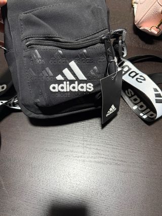 Bandolera Adidas Negra y Blanca