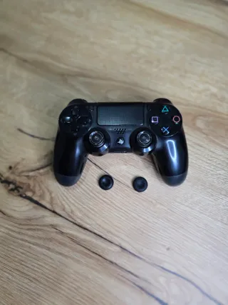 PS4 Slim 1TB + Mando + Juegos