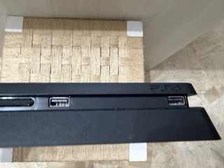 PS4 (PlayStation 4) Nera