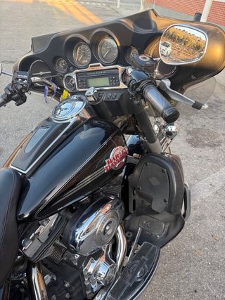Harley Davidson Ultra Classic Negra