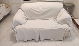 Sofá de 2 plazas tapizado resistente