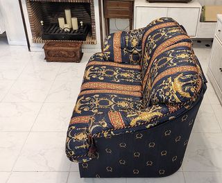 Sofá de 2 plazas tapizado resistente