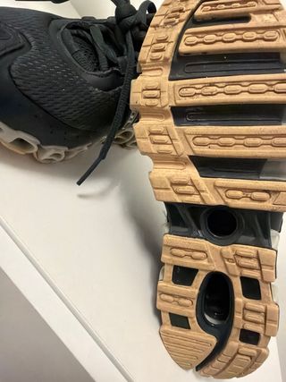 Zapatillas Adidas Megaride Negras y Plateadas