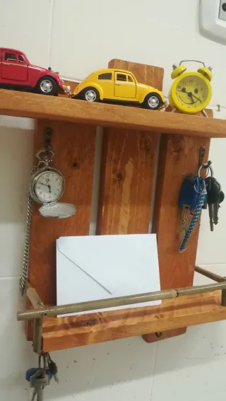 Portachiavi in legno con 6 ganci