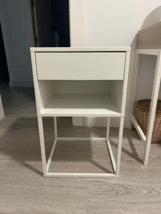 Mesita de noche Ikea Vikhammer blanca