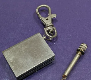 Coppia di accendini vintage