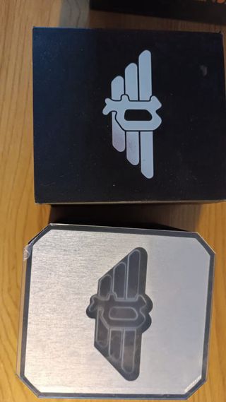 Reloj Police Negro con Detalles Rojos con Caja.