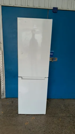 Nevera blanca Indesit