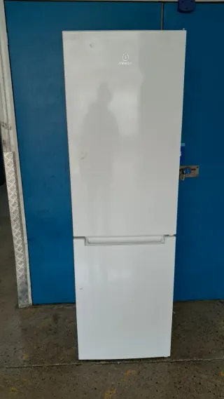 Nevera blanca Indesit
