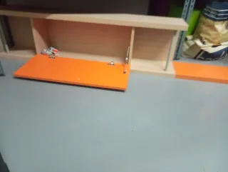 Cama juvenil con zapatero y baldas