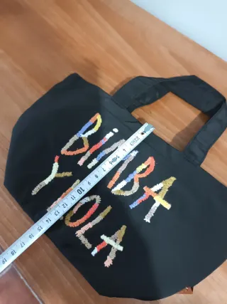 Bolsita mano BIMBA Y LOLA negra bordada