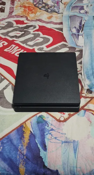 PS4 (PlayStation 4) Slim