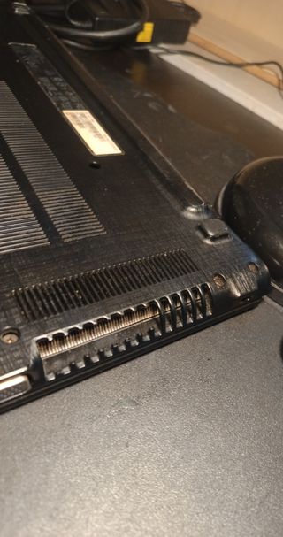 Portátil Acer para piezas (no enciende) E5-573