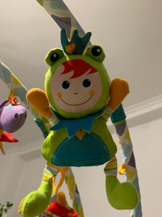 Parque infantil para bebé con arco de juegos