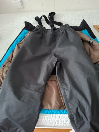Traje de esquiar. Talla 6-7 años