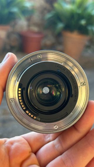 Objetivo Canon RF 16mm f/2.8 STM