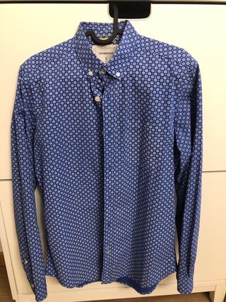 Lote 10 camisas talla S o M de Zara o Springfield.