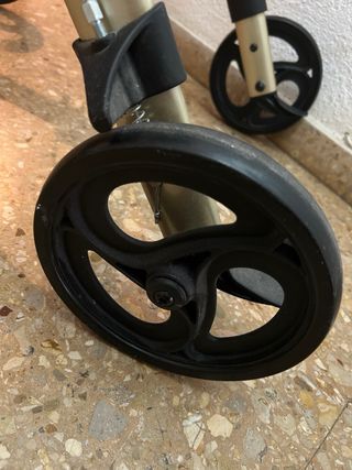 Andador 2 en 1 con asiento