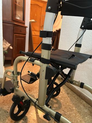 Andador 2 en 1 con asiento