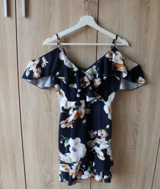 Vestido floral negro y multicolor