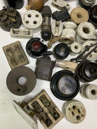 Lote Antiguo Enchufes, Timbres, Aislantes