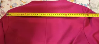 Vestido para eventos rosa magenta.