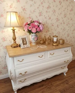 Cómoda Bombe Restaurada Estilo Francés