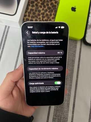 iPhone 14 Blanco + 3 Fundas