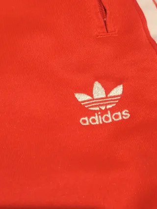 Pantalones de chándal Adidas rojos