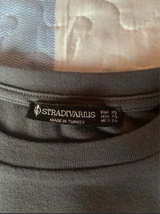Camiseta manga larga Stradivarius gris