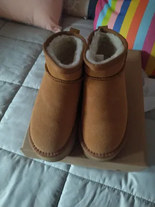 Botas UGG Beige/Marrón Talla [insertar talla]