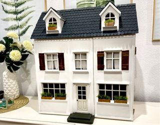 Casa de muñecas victoriana de madera