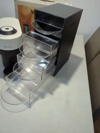 Cafetera Nespresso Vertuo Pop + Dispensador