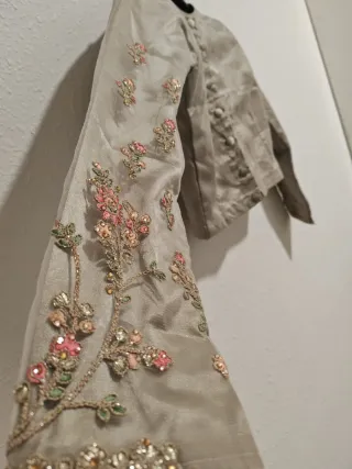 Chaqueta corta satinada estilo jubón M