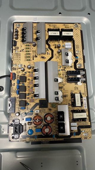 Despiece TV Samsung UE82RU8005UXXC