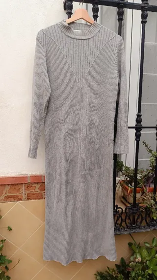 Vestido de punto gris
