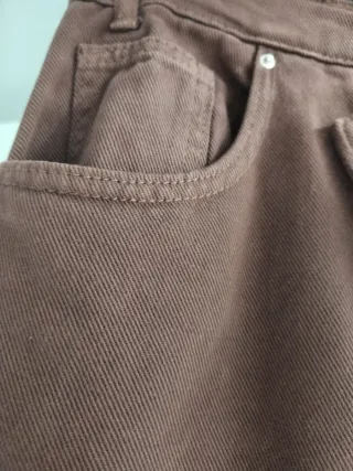 Pantalón vaquero marrón ancho