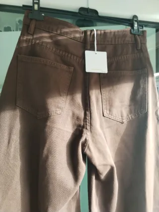 Pantalón vaquero marrón ancho