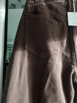 Pantalón vaquero marrón ancho