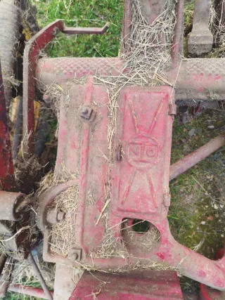 Segadora antigua para restaurar